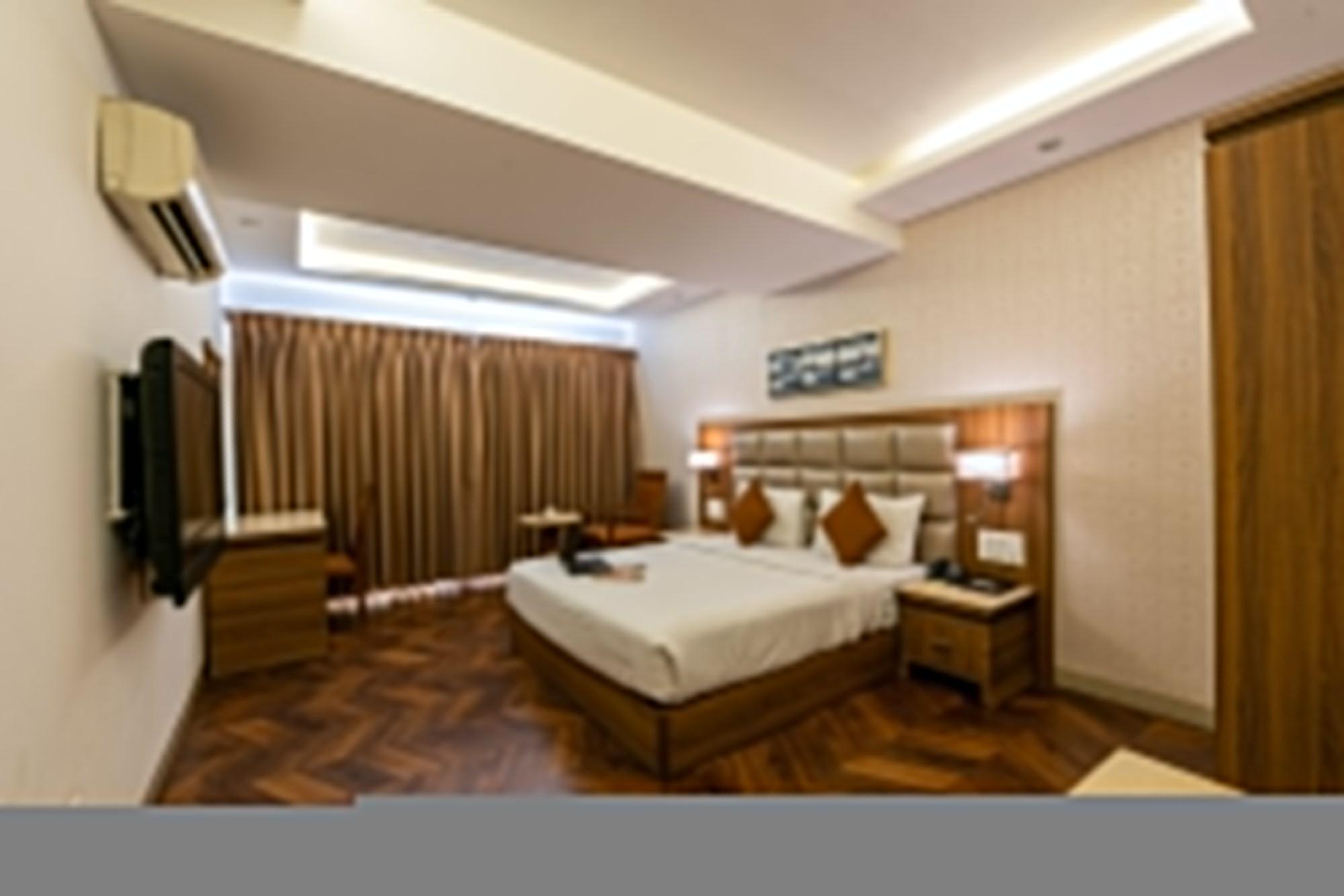 Treebo Trend Surya Nashik Hotel Exterior photo